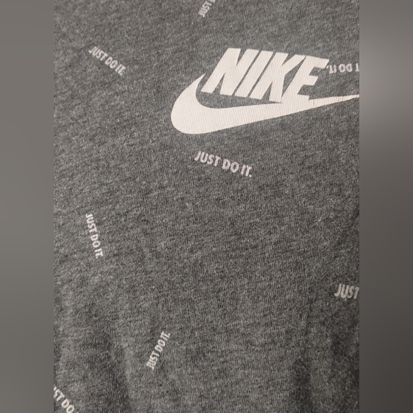 Men's large Nike tee - Picture 2 of 3